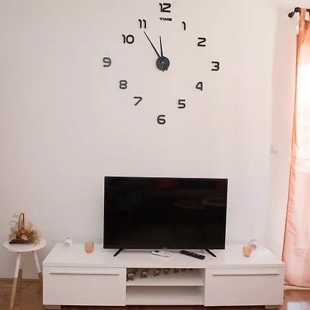 Appartement Apartman 5 *