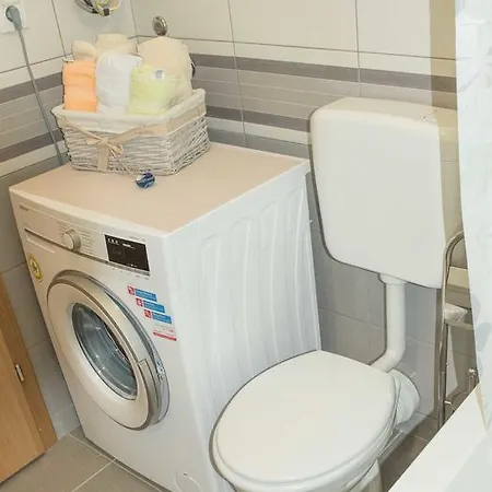 Appartement Apartman 5 *