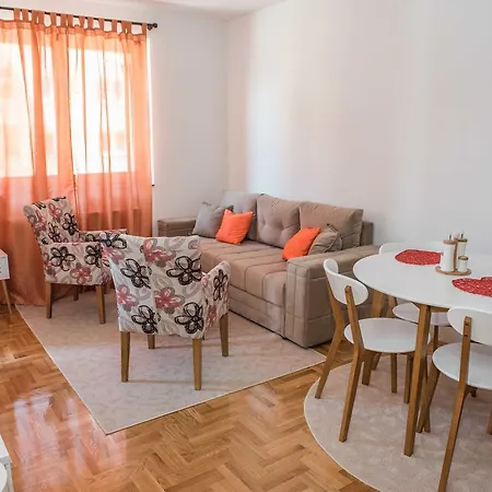 Apartman 5 *