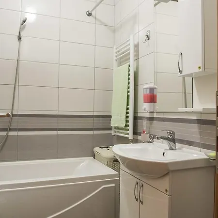 Apartman 5 *